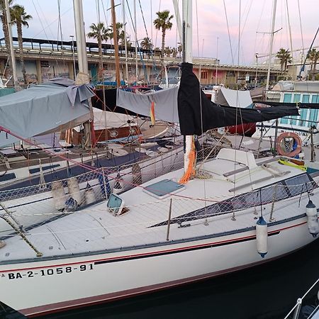 Experience On A Sailboat To Sleep Hotel ซานต์อาเตรียเดเบซอซ ภายนอก รูปภาพ